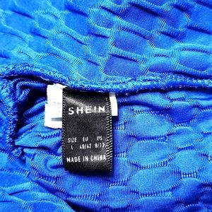 Blue scrunch butt leggings